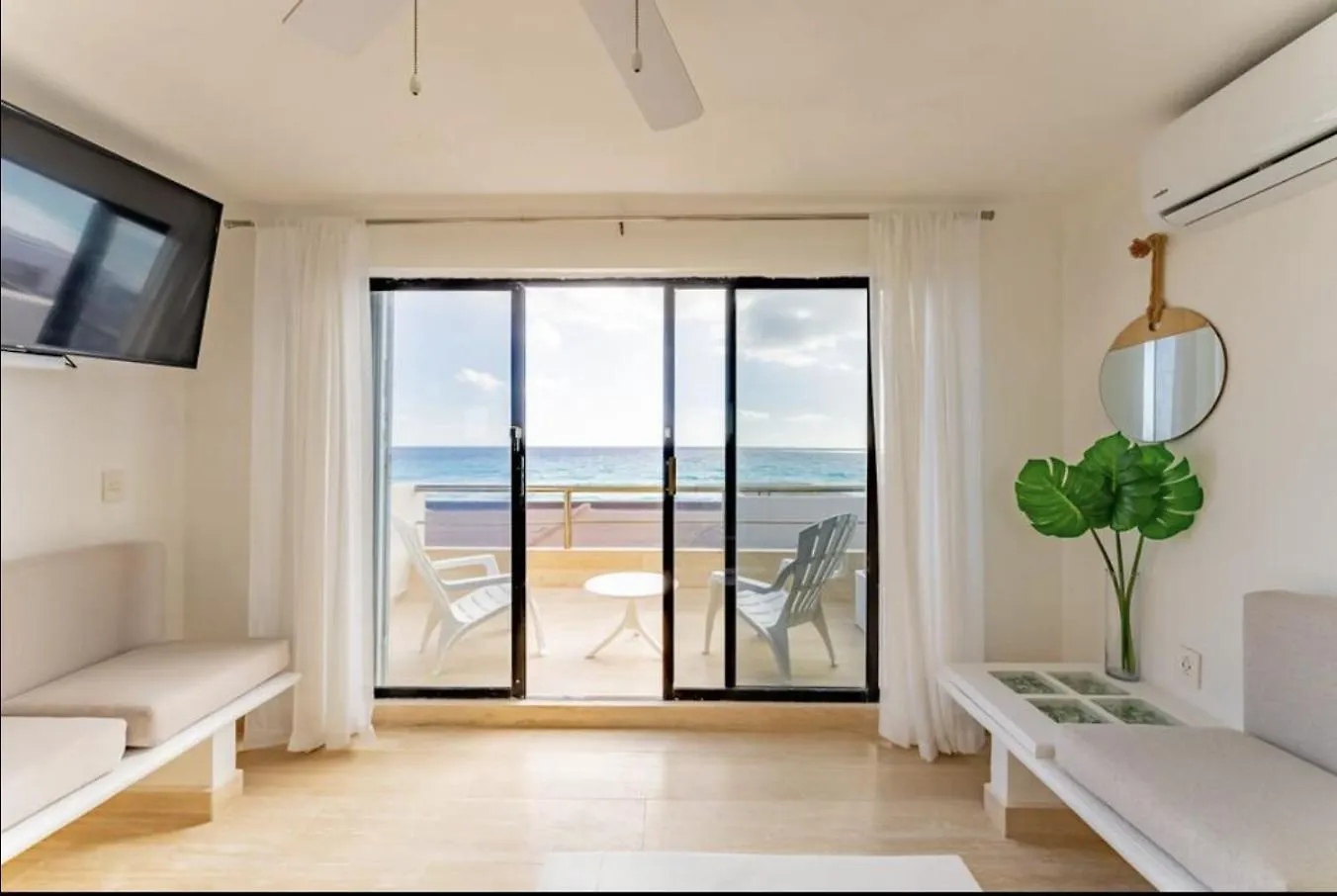 Beachfront Villa In Cancun Hotel Zone 0*,