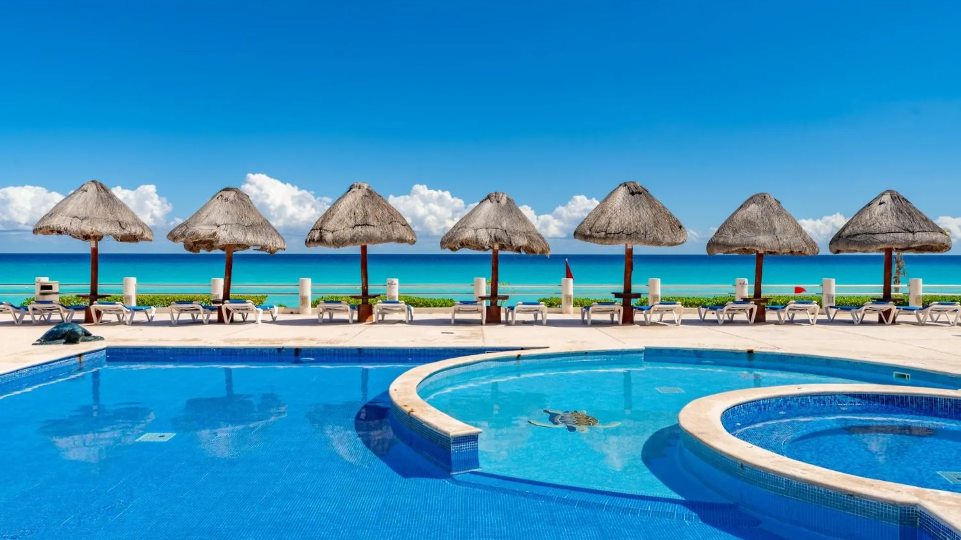 Beachfront Villa In Cancun Hotel Zone 0*,