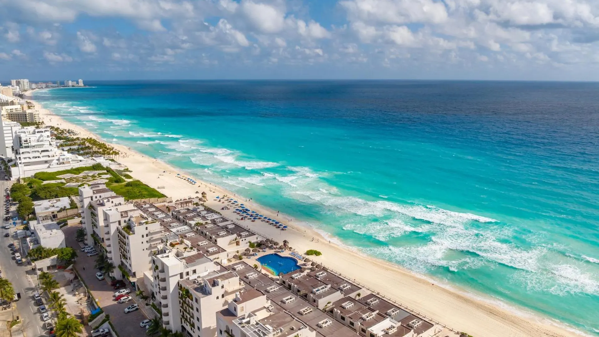 Beachfront Villa In Cancun Hotel Zone