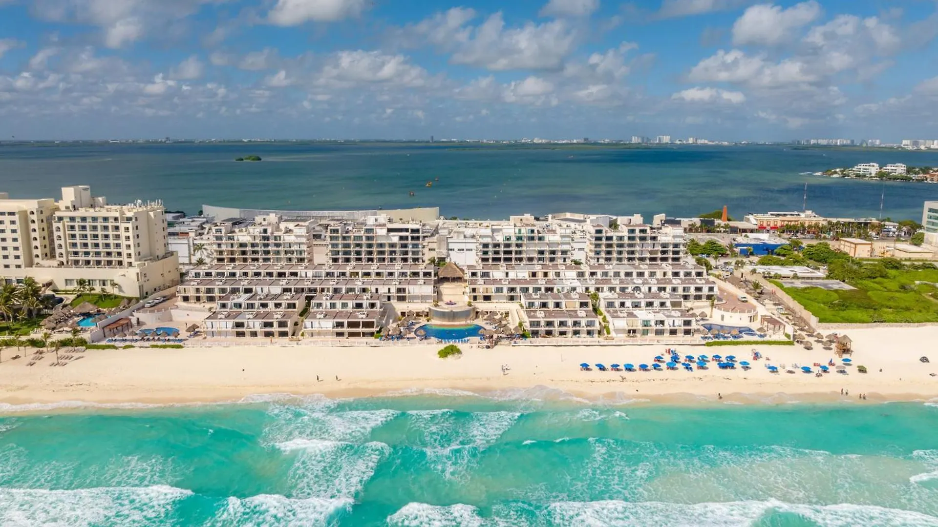 Beachfront Villa In Cancun Hotel Zone