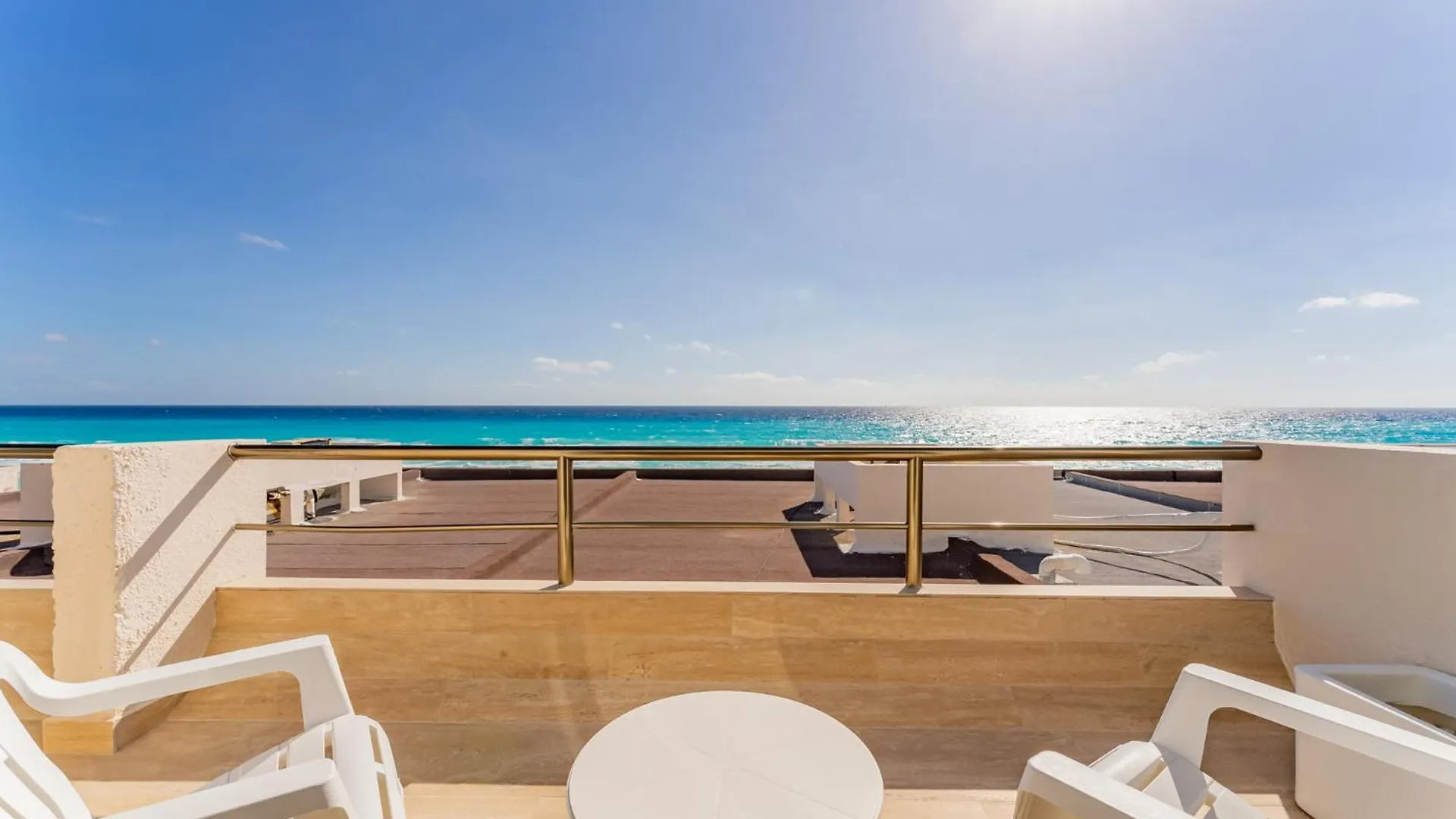 Beachfront Villa In Cancun Hotel Zone México