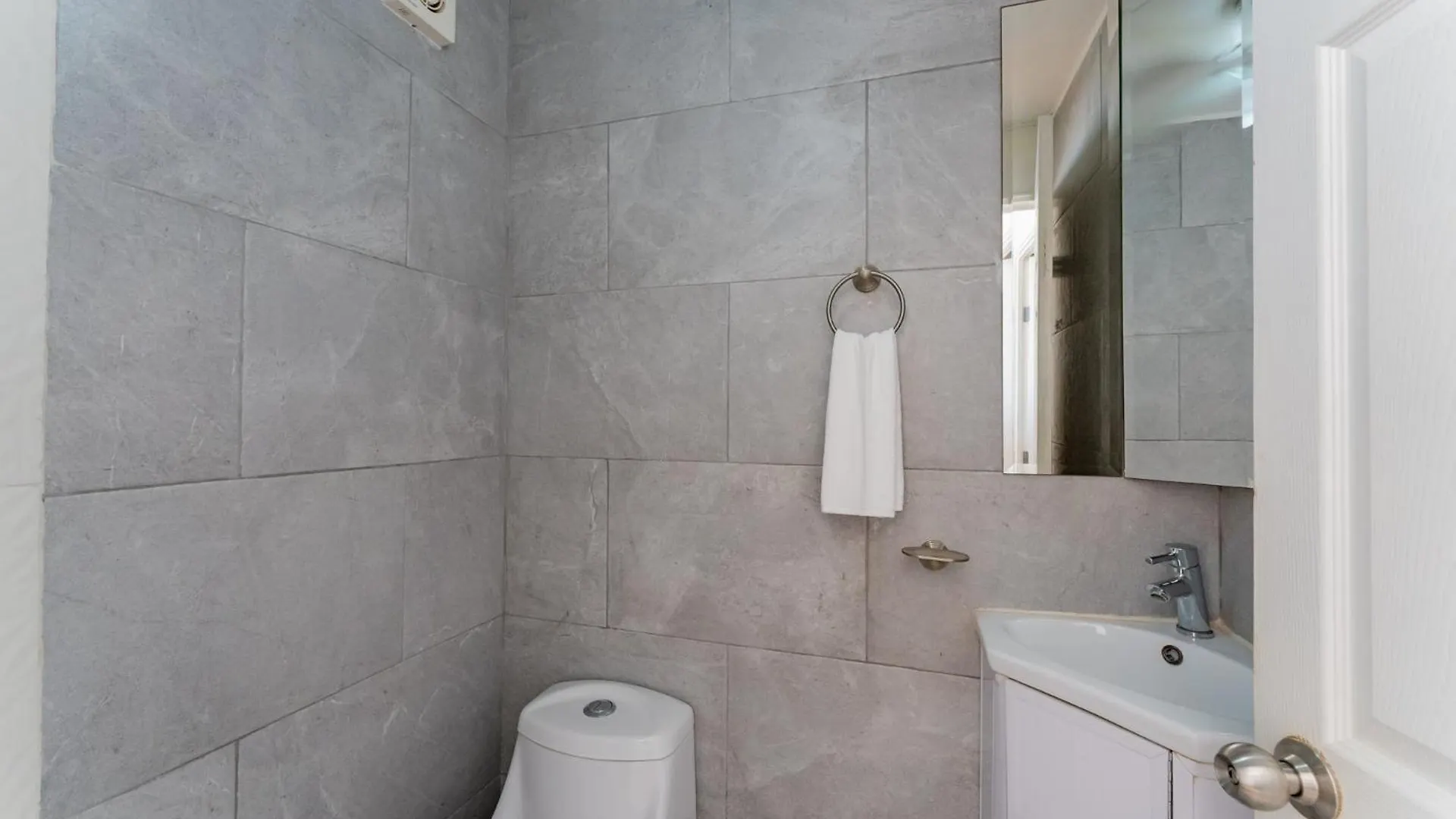 Beachfront Villa In Cancun Hotel Zone